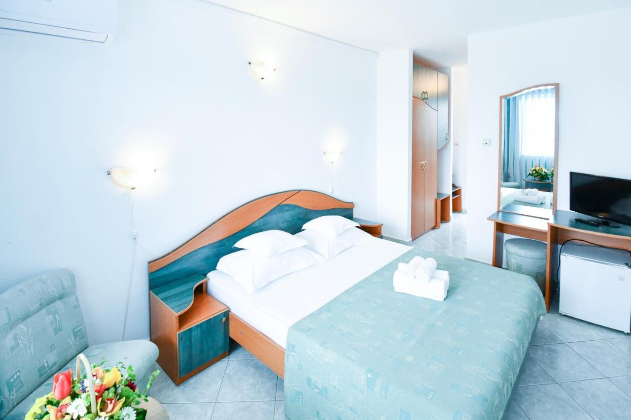 Complex Tismana 3* All Inclusive Jupiter Exterior photo