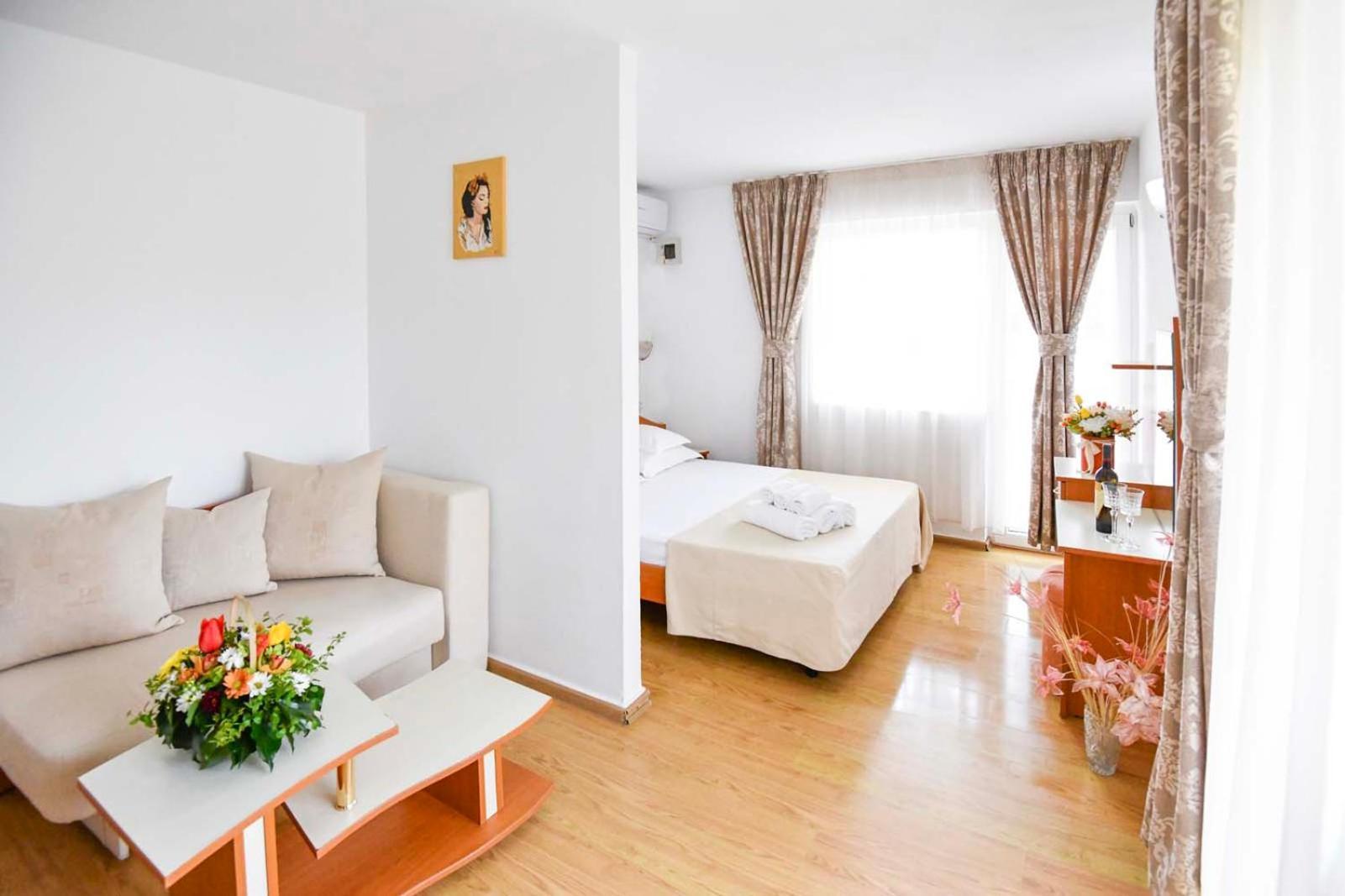 Complex Tismana 3* All Inclusive Jupiter Exterior photo