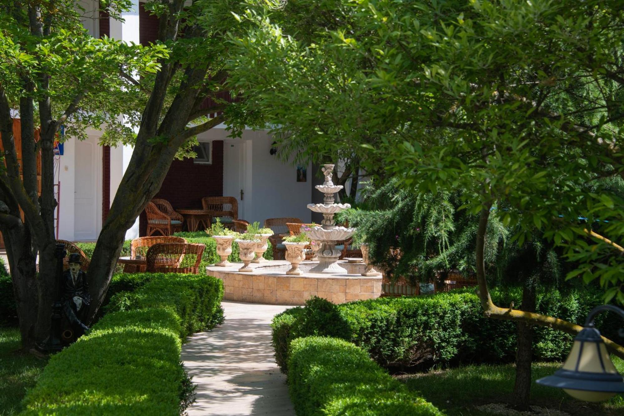 Complex Tismana 3* All Inclusive Jupiter Exterior photo
